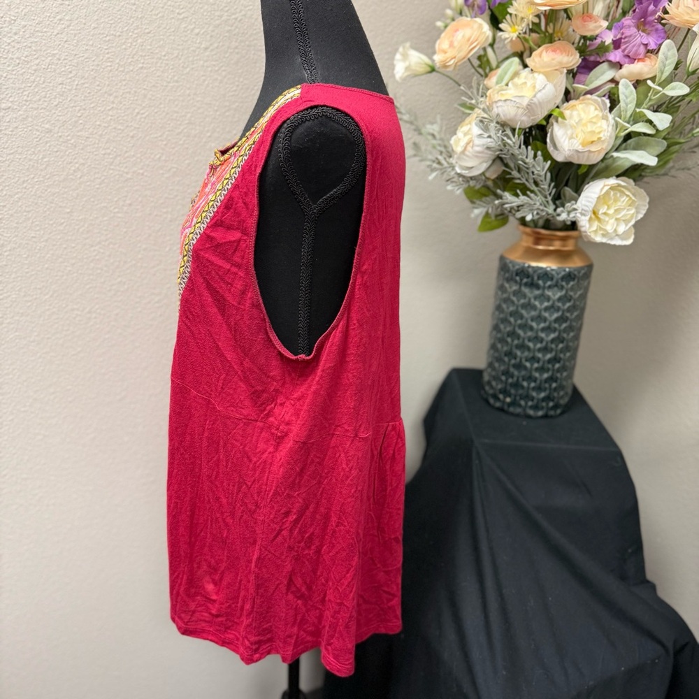 Sundance red with embroidered design. XL blouse - Picture 2 of 8